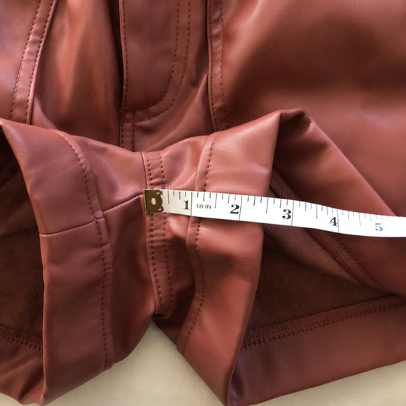 Zara high rise faux leather shorts - Picture 9 of 11